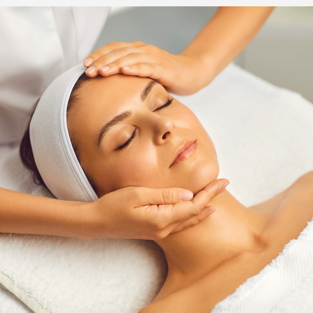 SIGNATURE SCULPTING FACIAL