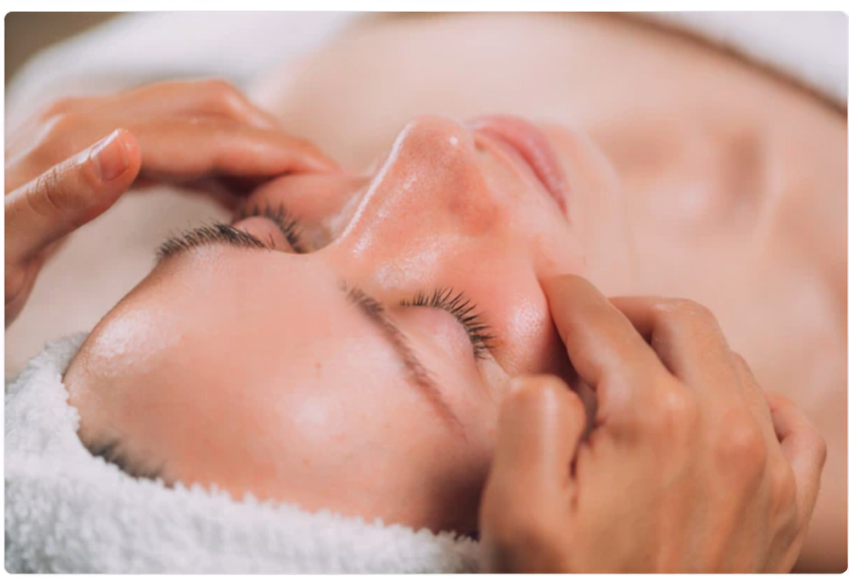 SIGNATURE SCULPTING FACIAL
